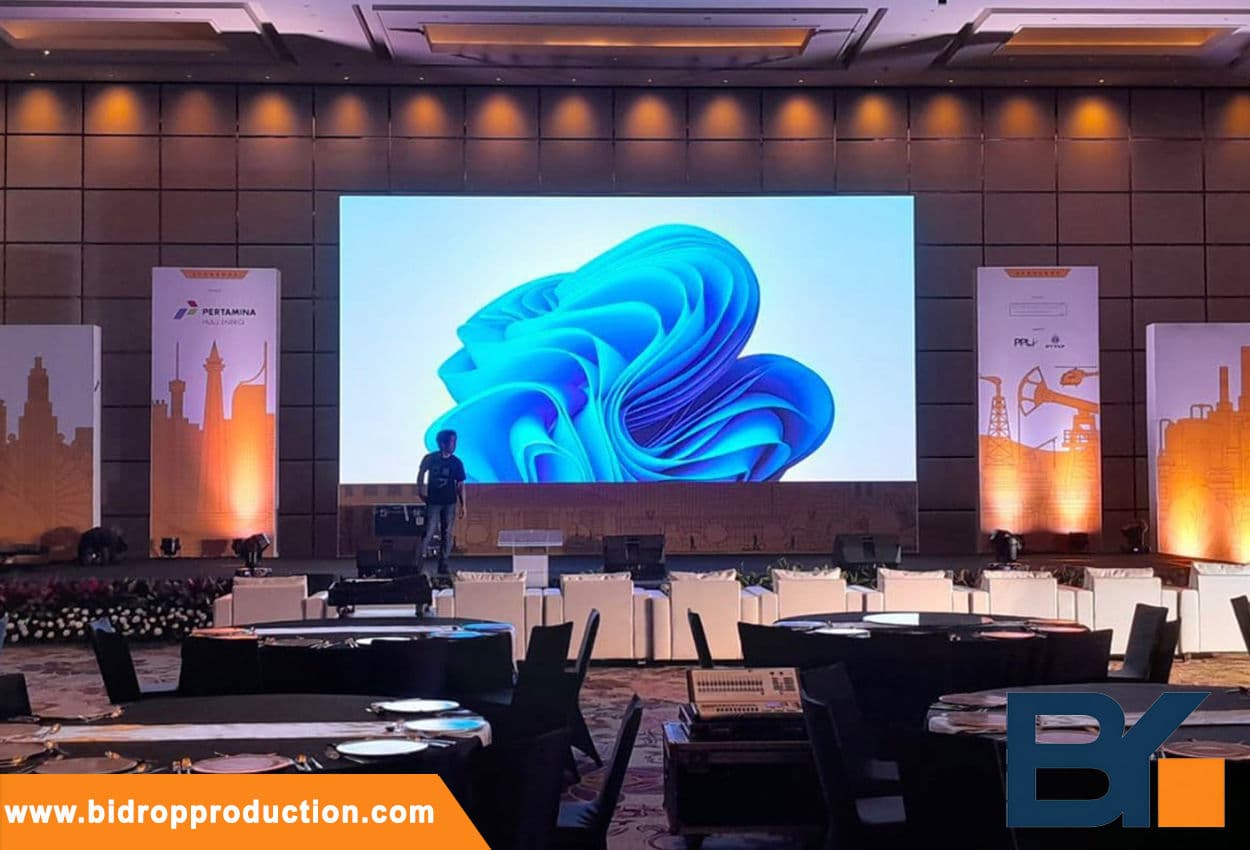 Kerajinan tangan tradisional buatan pengrajin lokal